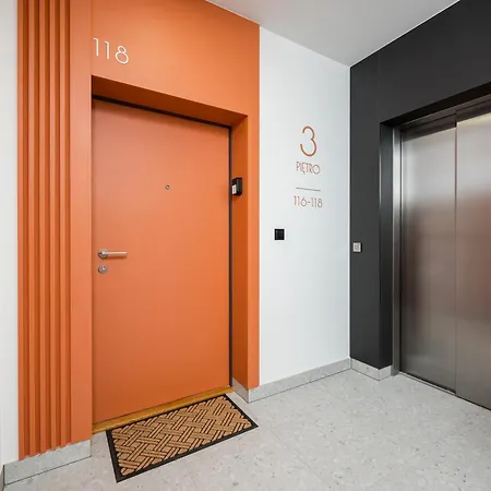 아파트 Praga Poludnie Homely By Bookinghost *