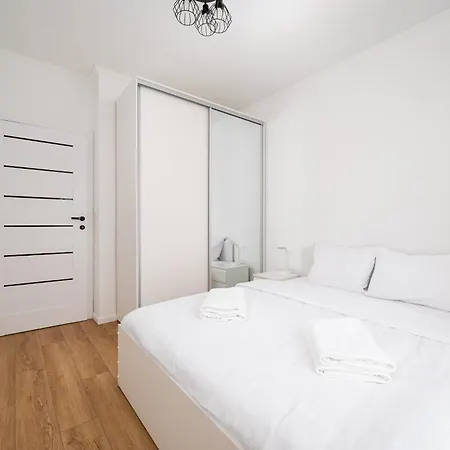 Praga Poludnie Homely By Bookinghost